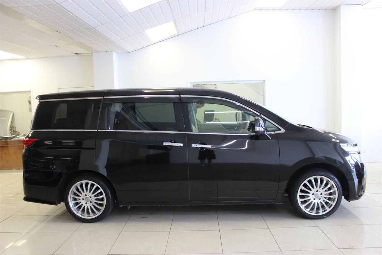 2014 Nissan Elgrand