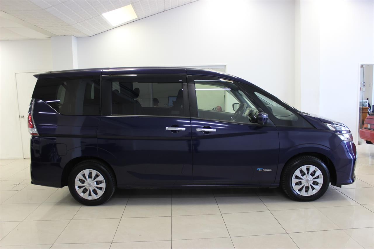 2017 Nissan Serena