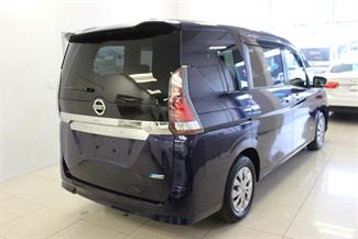 2017 Nissan Serena - Thumbnail