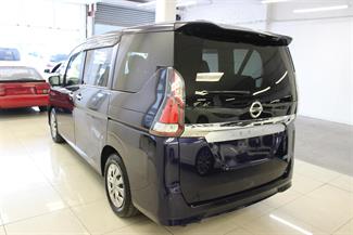 2017 Nissan Serena - Thumbnail