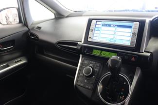 2009 Toyota Wish - Thumbnail