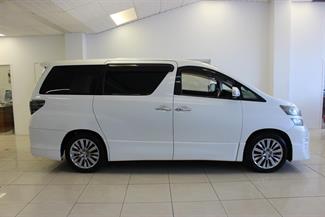 2011 Toyota Vellfire - Thumbnail