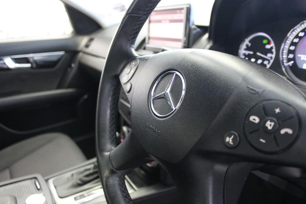 2011 MERCEDES-BENZ C 200