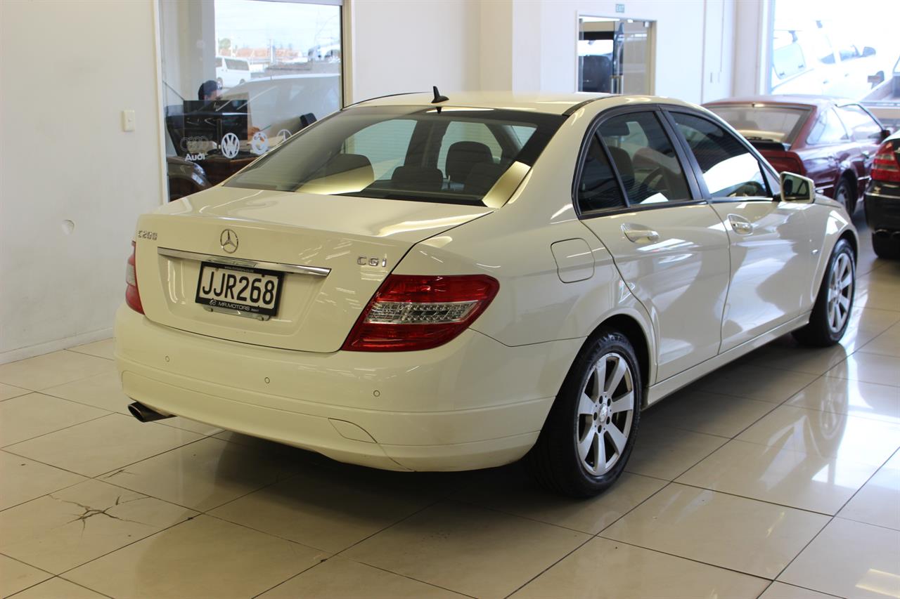 2011 MERCEDES-BENZ C 200