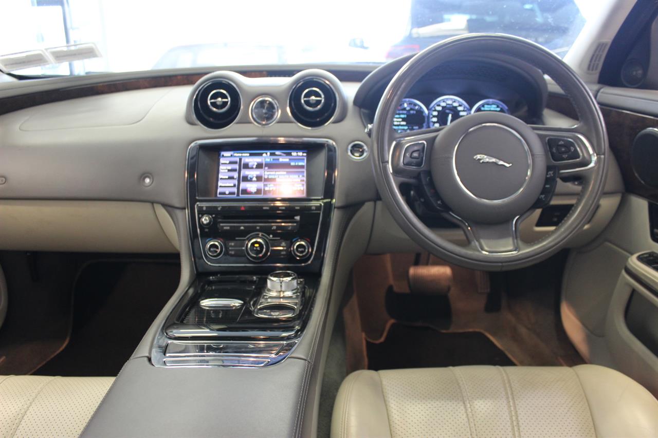 2013 Jaguar XJ