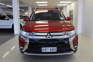 2017 Mitsubishi Outlander - Thumbnail