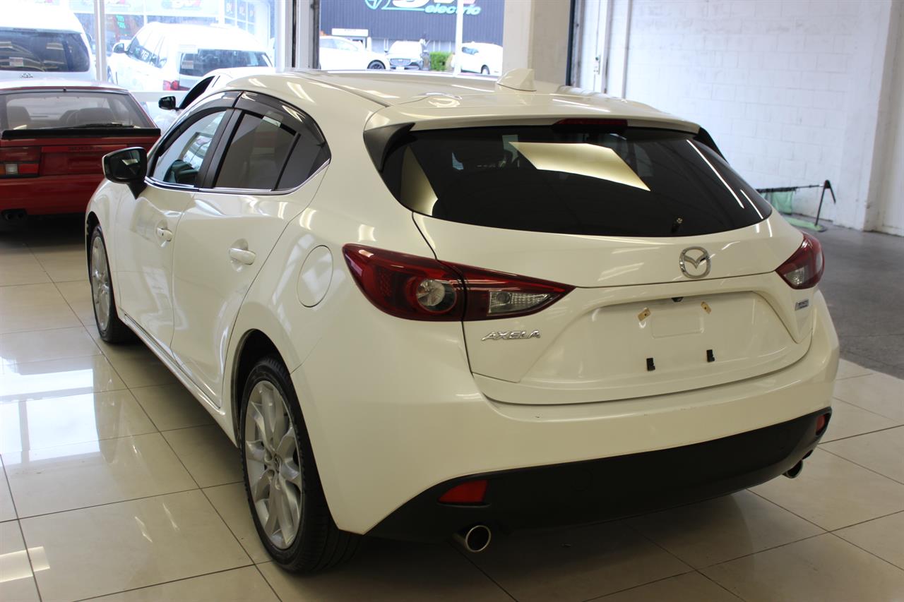 2014 Mazda Axela